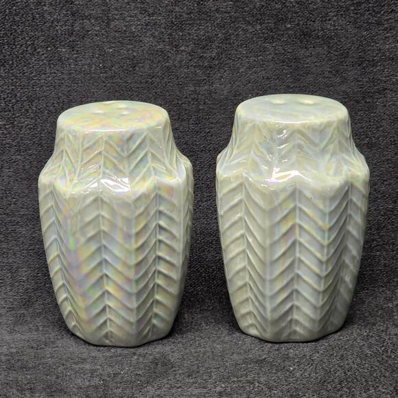 Retro Pearl Chevron Patterned Ceramic Salt & Pepper Shaker Kitchen Decor - Picture 1 of 10